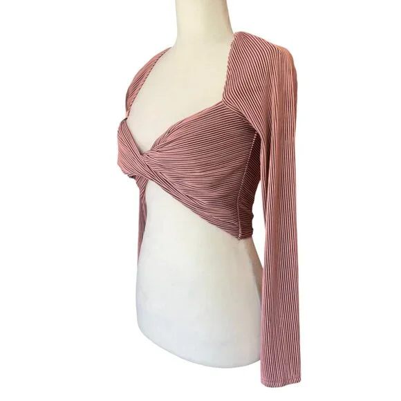 Saints + Secrets Twist Front Pleated Long Sleeve Cropped Top SZ M Pink Blush - Picture 5 of 11